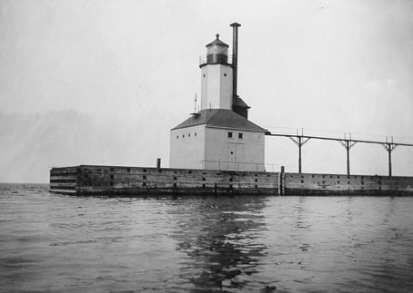 Historical photo of Michigan City East Pierhead Lighthouse, Michigan City, Indiana.